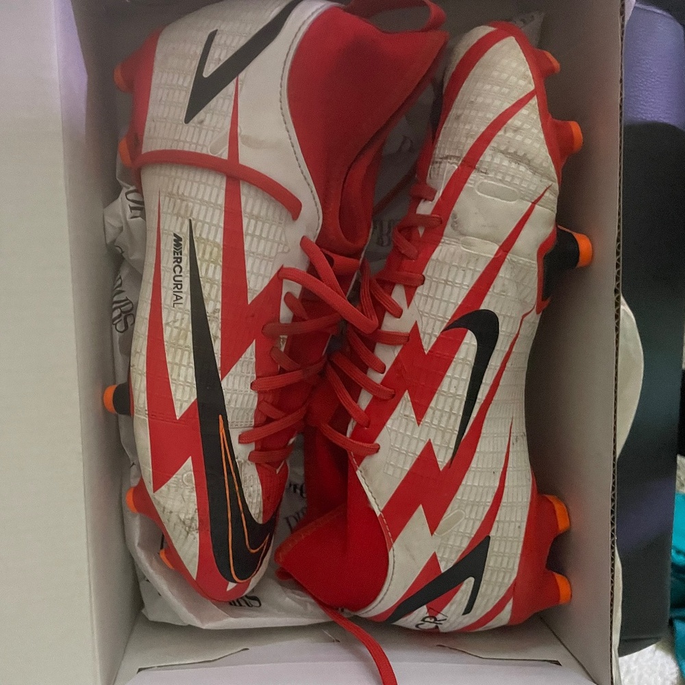 Youth Mercurial Soccer Cleats Sz 5